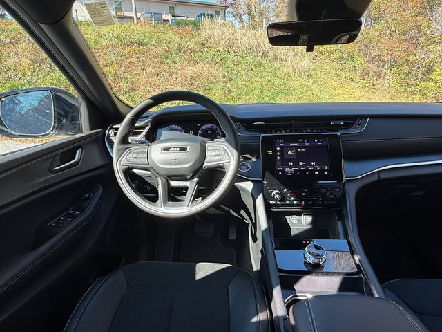 New 2025 Jeep Grand Cherokee L Altitude AWD/4WD image 11