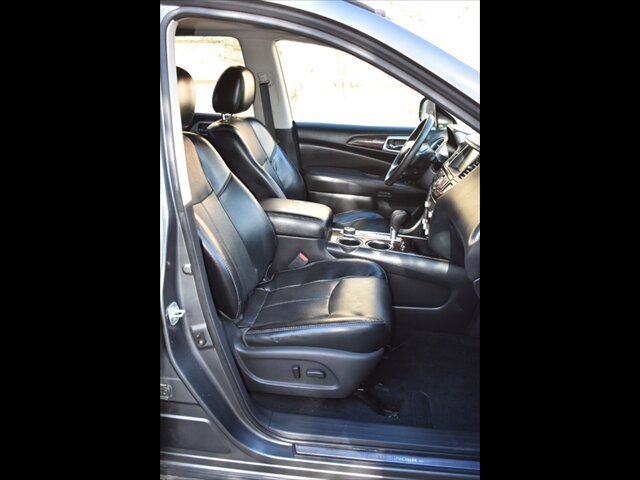 Used 2015 Nissan Pathfinder Platinum AWD/4WD image 36