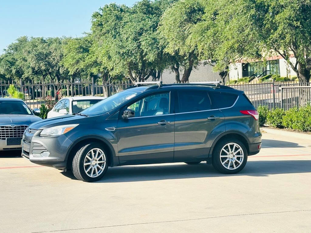 Used 2016 Ford Escape SE w/ Equipment Group 201A image 4