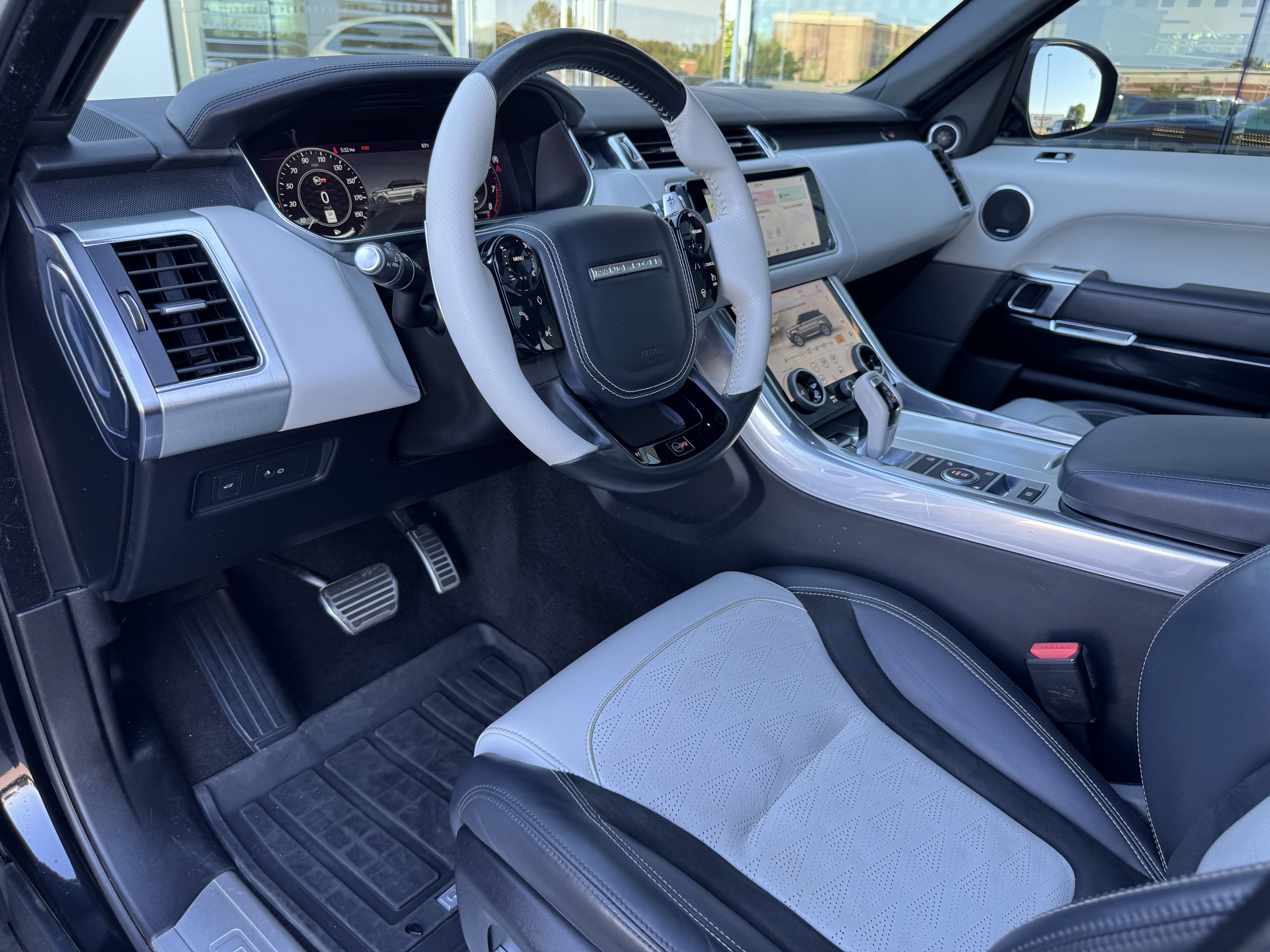 Used 2022 Land Rover Range Rover Sport SVR AWD/4WD image 13