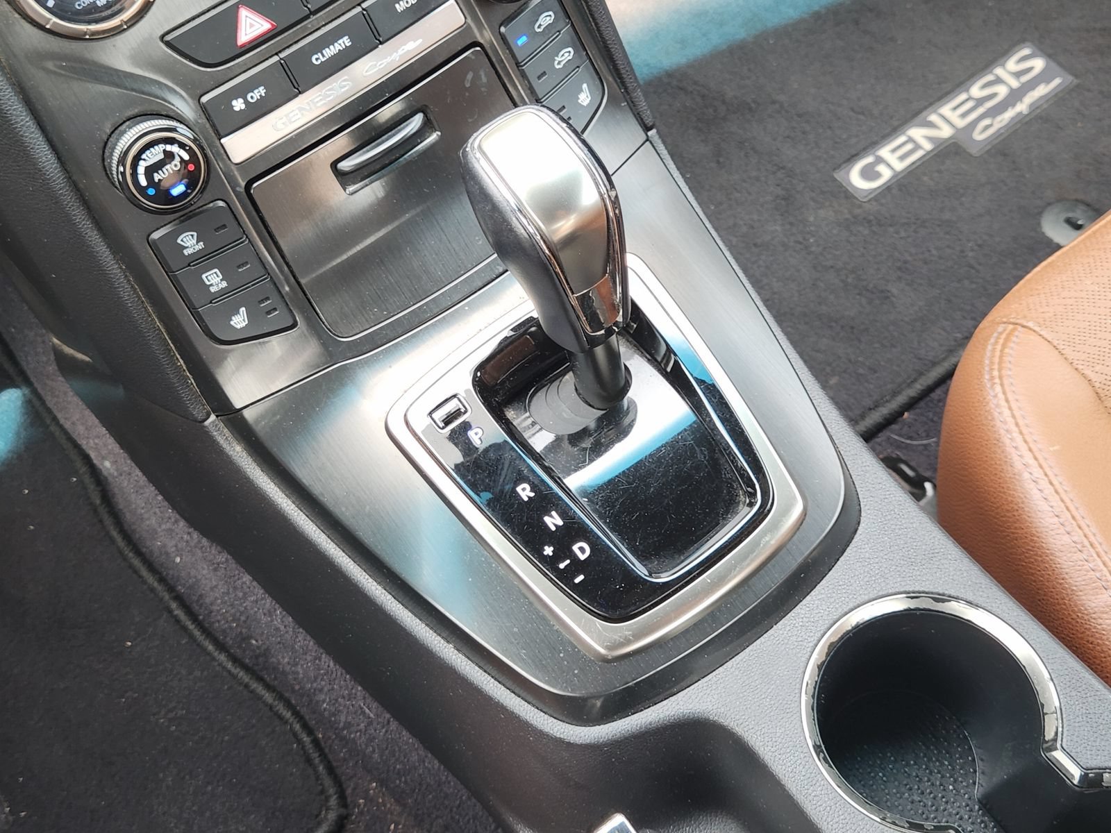 Used 2015 Hyundai Genesis 3.8 RWD image 22