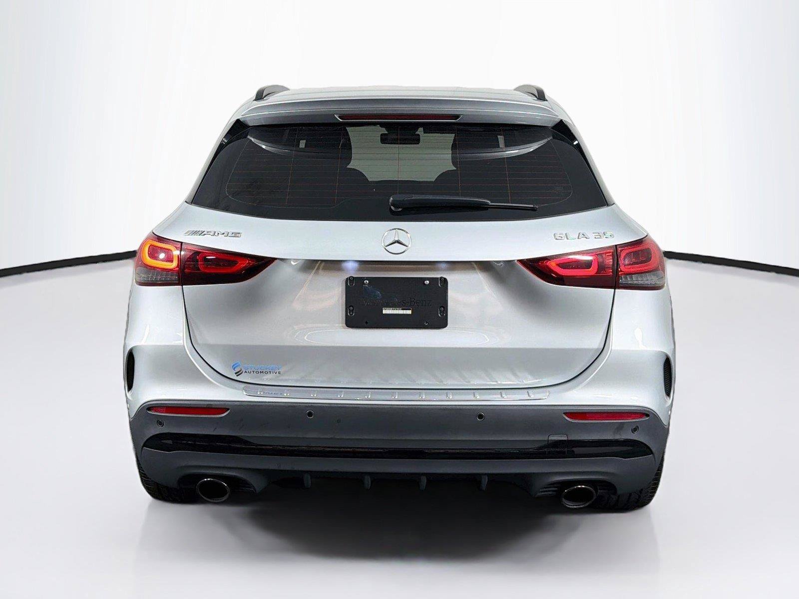Used 2023 Mercedes-Benz GLA 35 AMG 4MATIC w/ Parking Assistance Package image 10
