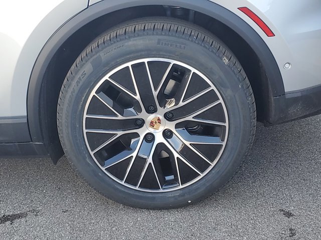 Used 2025 Porsche Macan Electric image 13