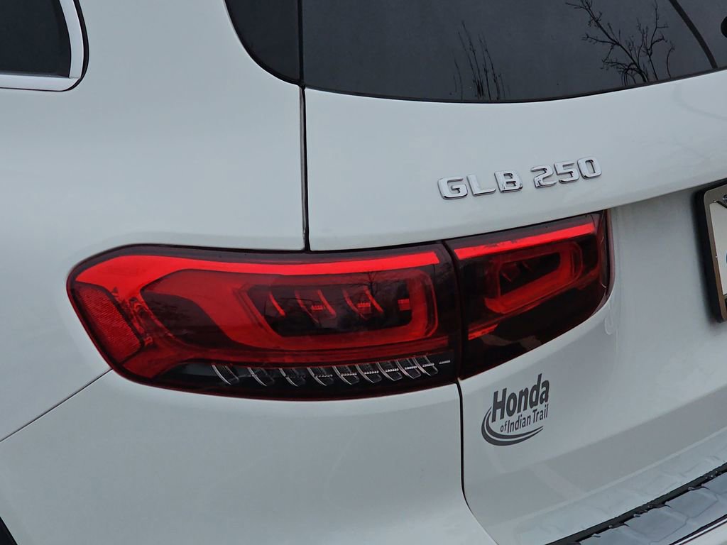 Used 2023 Mercedes-Benz GLB 250 GLB 250 image 31