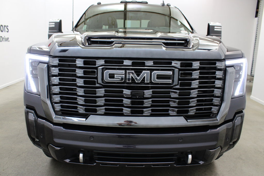 Used 2024 GMC Sierra 2500 Denali Ultimate AWD/4WD image 7