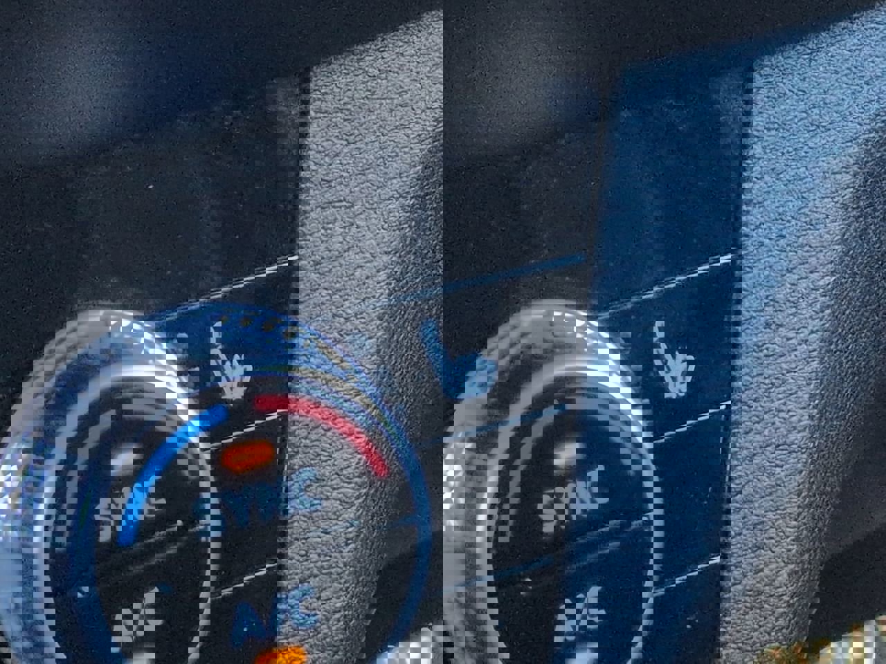 Used 2024 Mitsubishi Outlander SE image 23