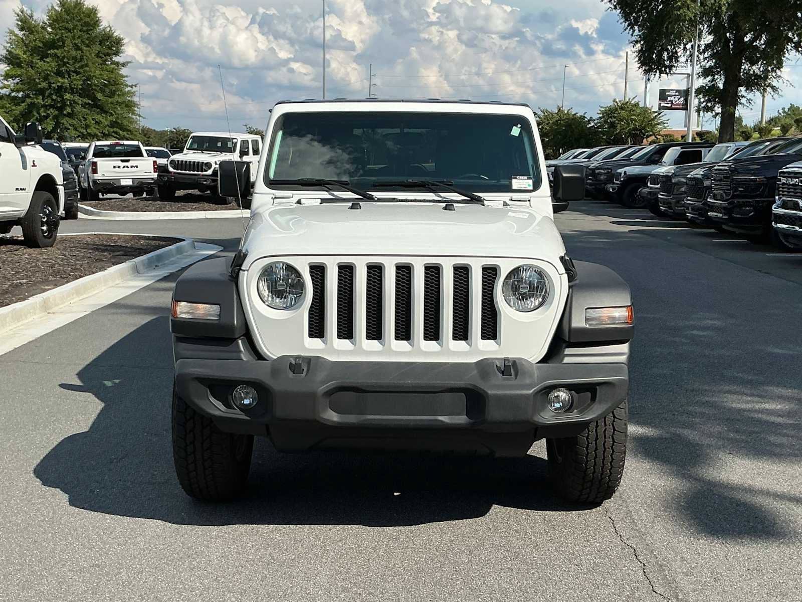Used 2023 Jeep Wrangler Unlimited Sport AWD/4WD image 8