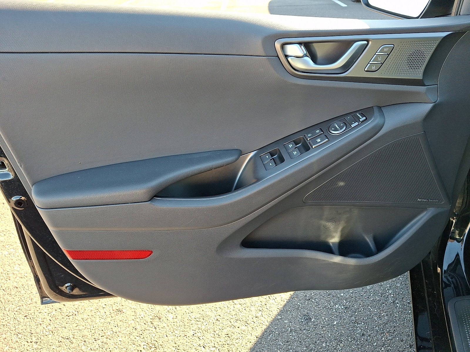 Used 2021 Hyundai Ioniq Limited image 13