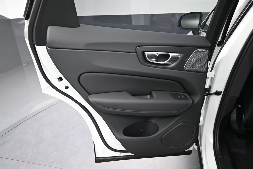 New 2026 Volvo XC60 T8 Ultra w/ Climate Package AWD/4WD image 12