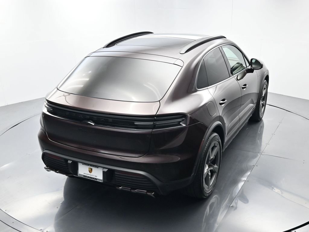 Certified 2025 Porsche Macan 4 Electric image 39