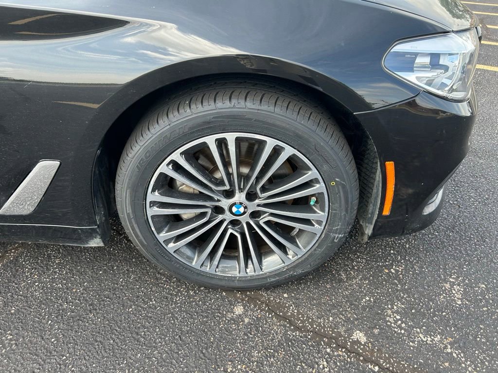Used 2018 BMW 530i xDrive AWD/4WD image 2