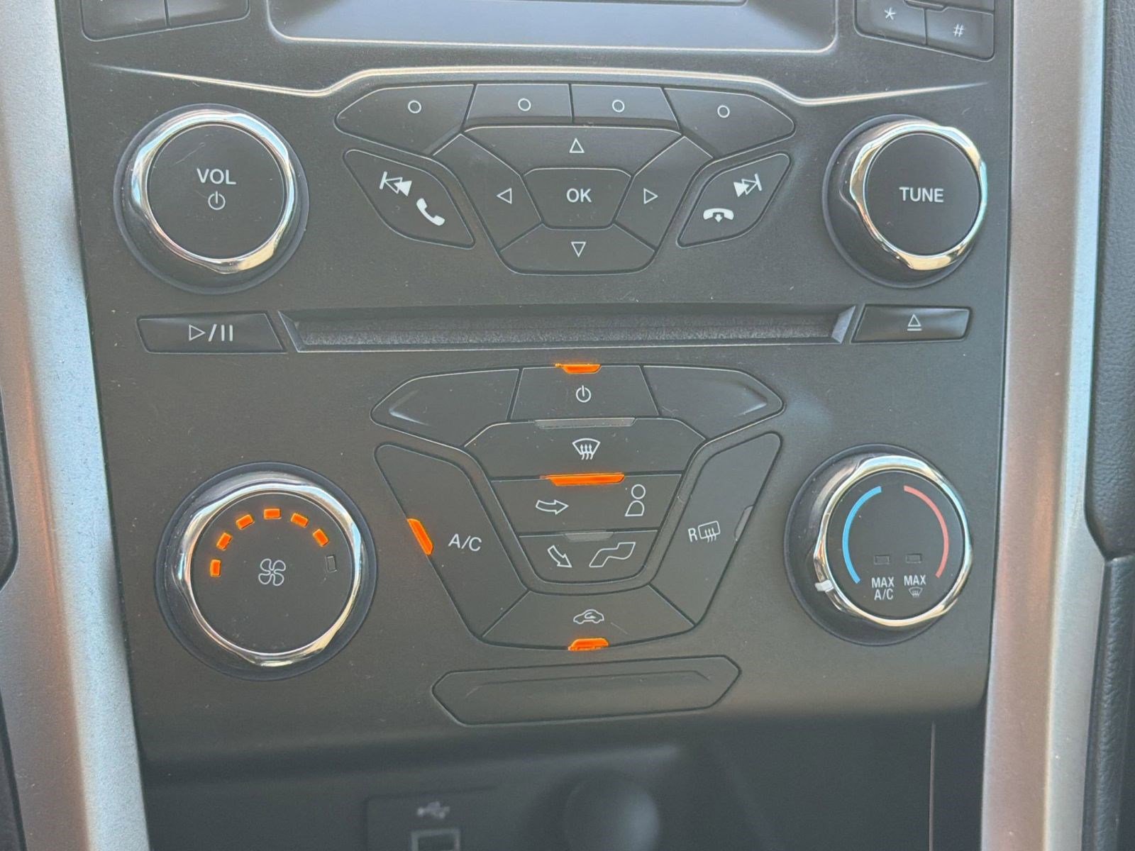 Used 2017 Ford Fusion S FWD image 19