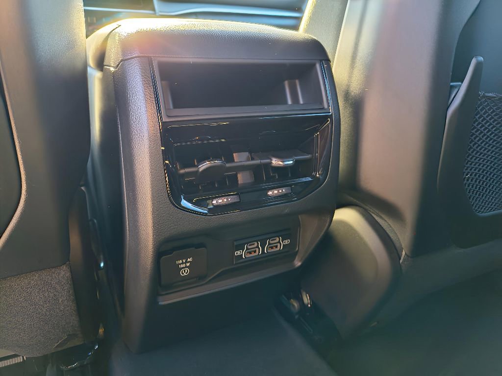 New 2025 Jeep Grand Cherokee Altitude image 27