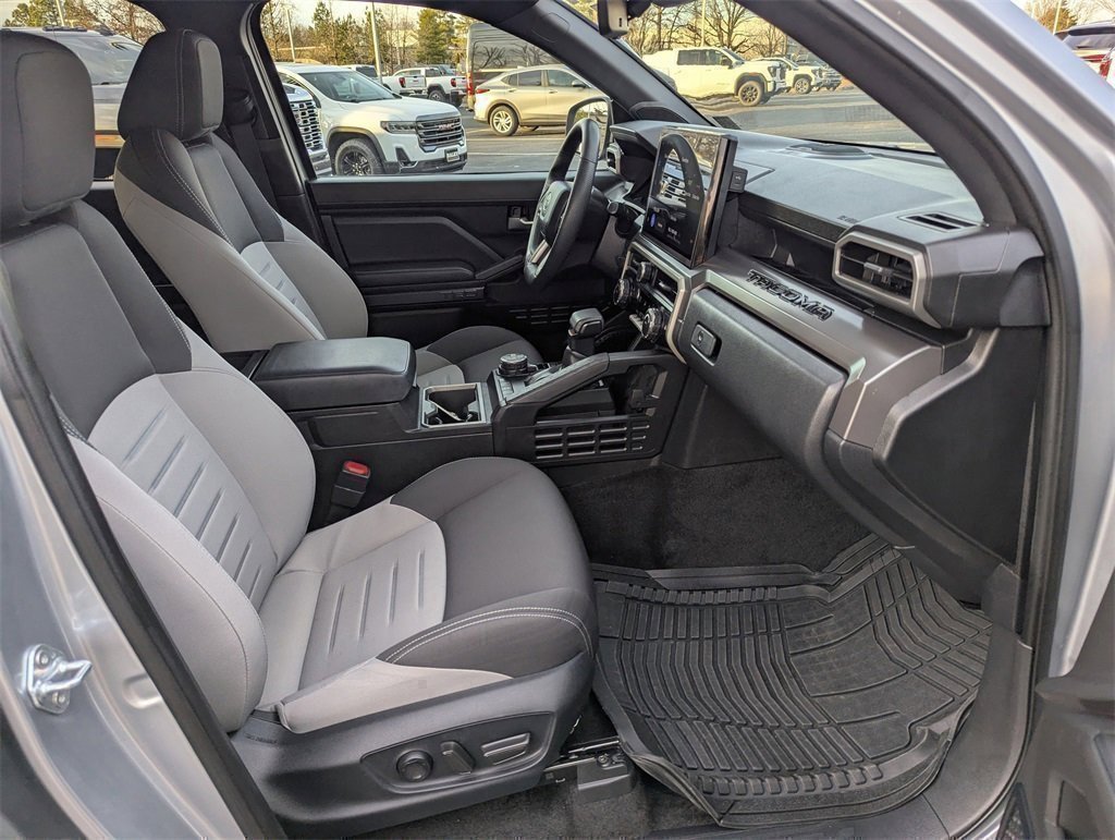 Used 2024 Toyota Tacoma TRD Off-Road image 18