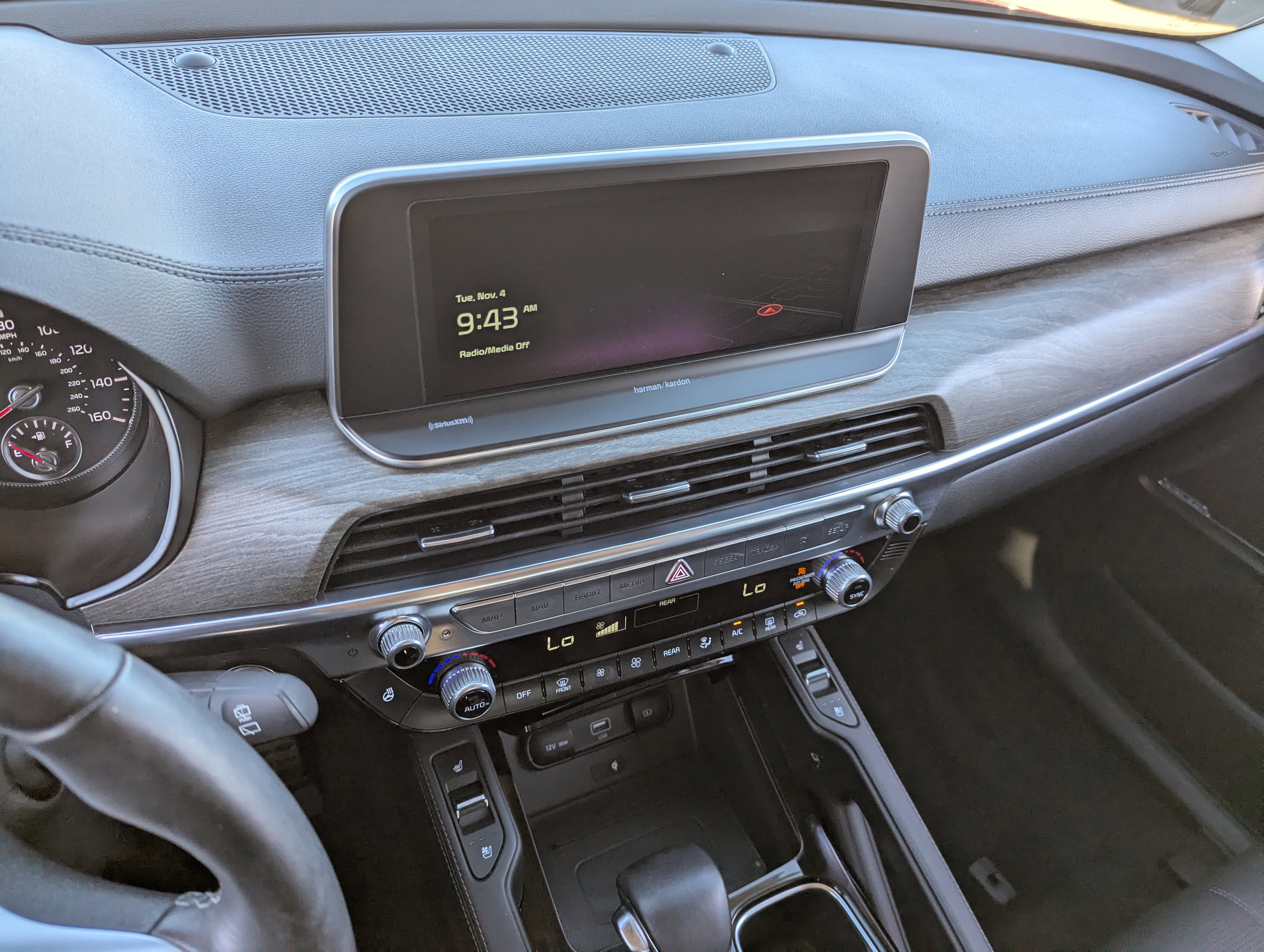 Certified 2022 Kia Telluride SX w/ Towing Package image 23