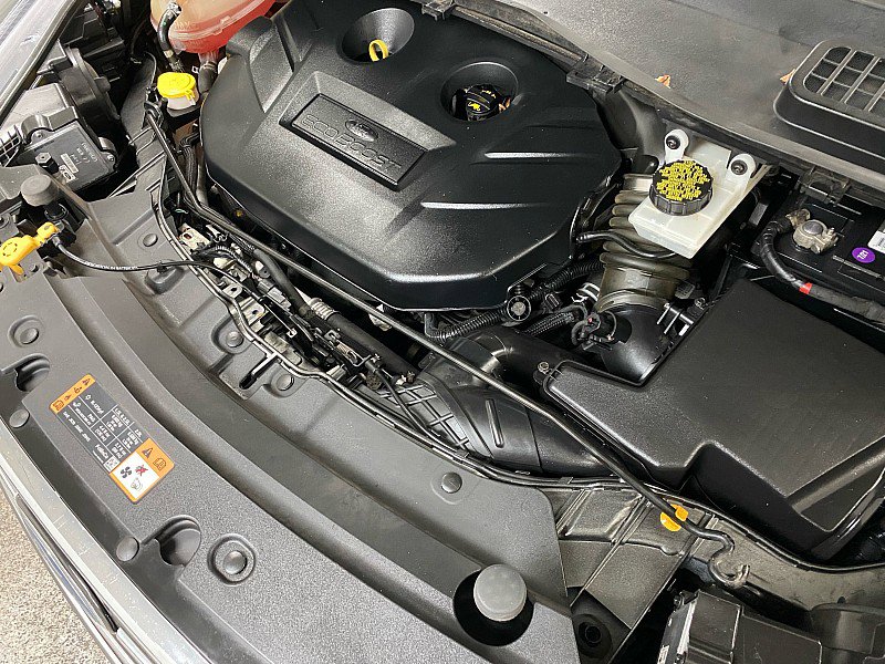 Used 2017 Ford Escape Titanium image 16