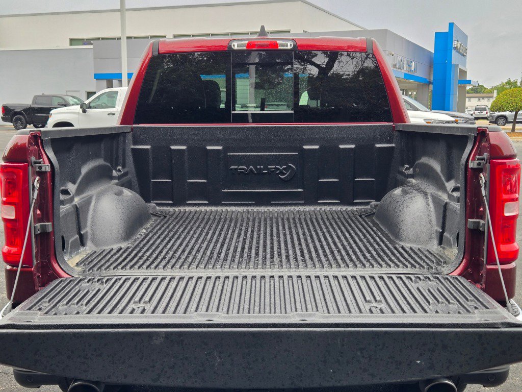 Used 2025 RAM 1500 Laramie AWD/4WD image 13
