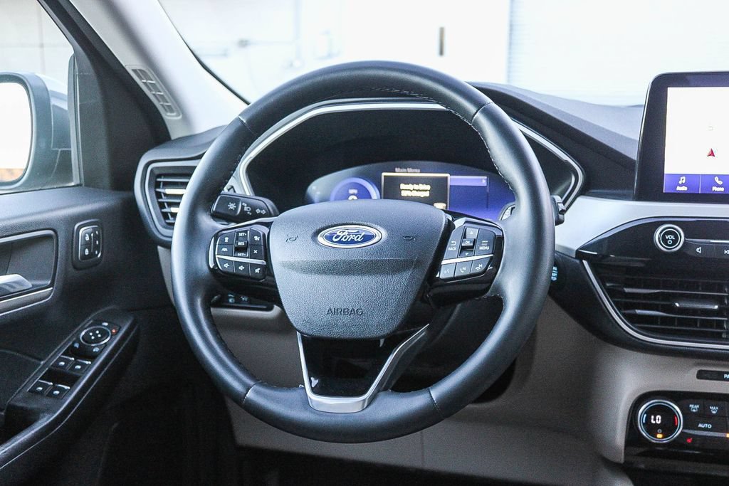 Used 2021 Ford Escape SEL w/ Technology Package FWD image 16