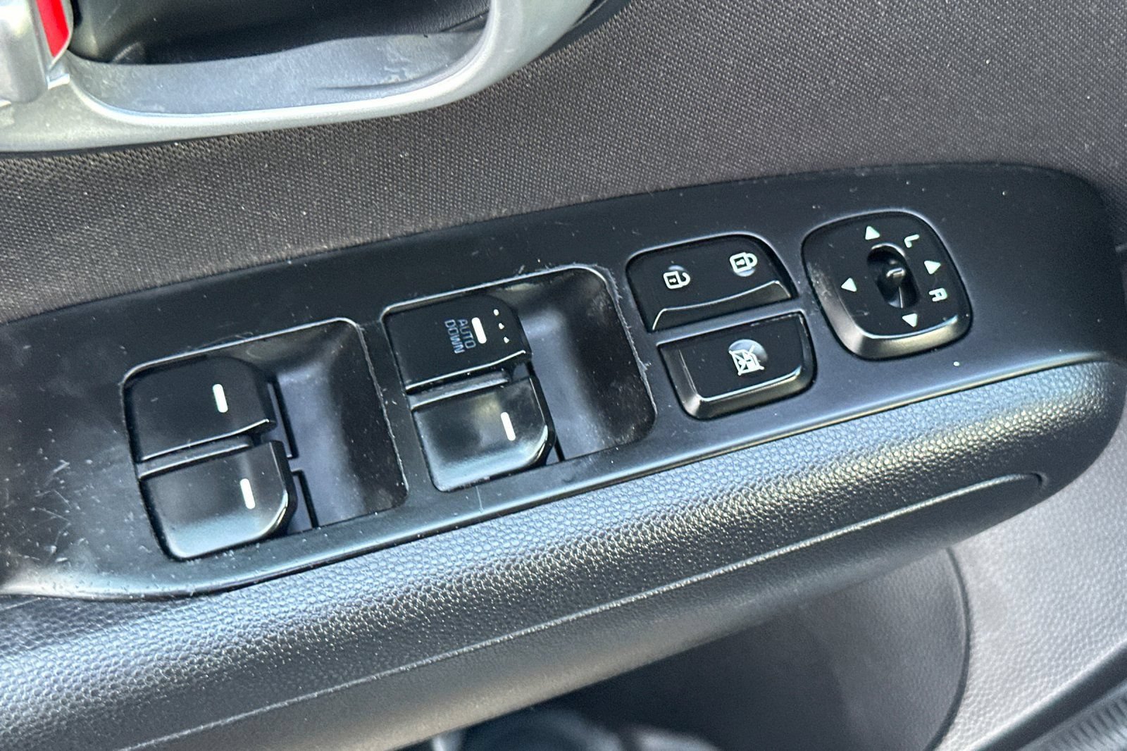 Used 2015 Kia Soul FWD image 12