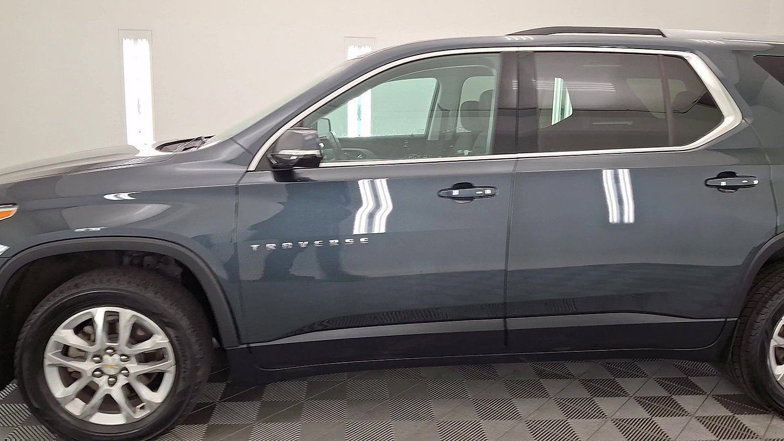 Used 2018 Chevrolet Traverse LT AWD/4WD image 9