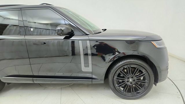 Used 2025 Land Rover Range Rover SE AWD/4WD image 7