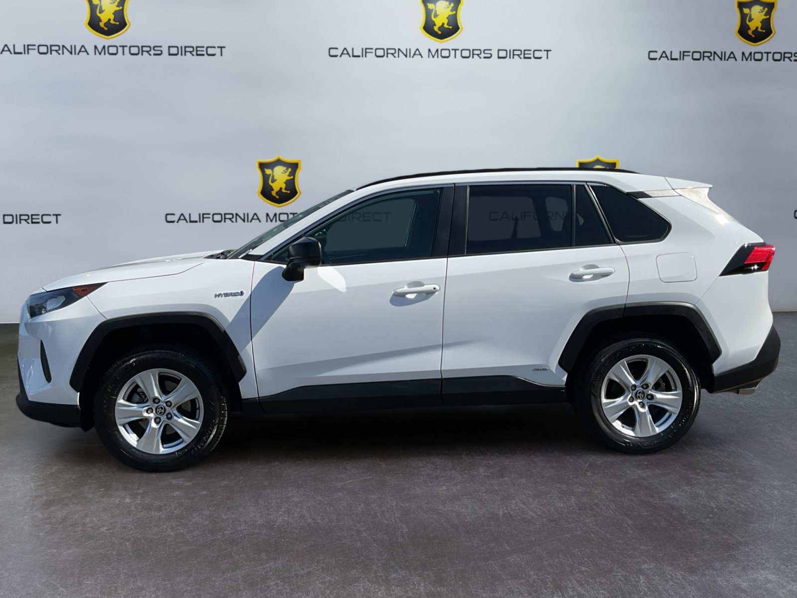 Used 2021 Toyota RAV4 LE AWD/4WD image 8