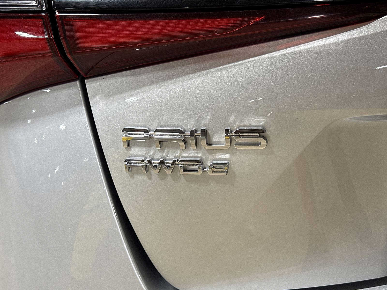 Used 2022 Toyota Prius LE AWD/4WD image 24