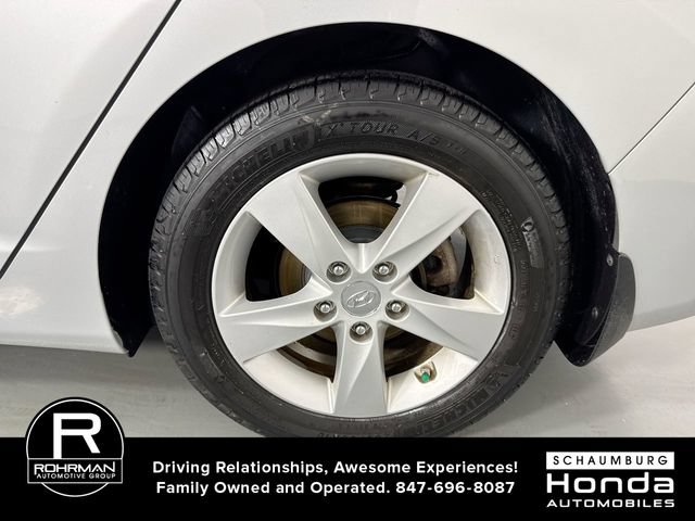 Used 2013 Hyundai Elantra GLS w/ Preferred Pkg FWD image 5