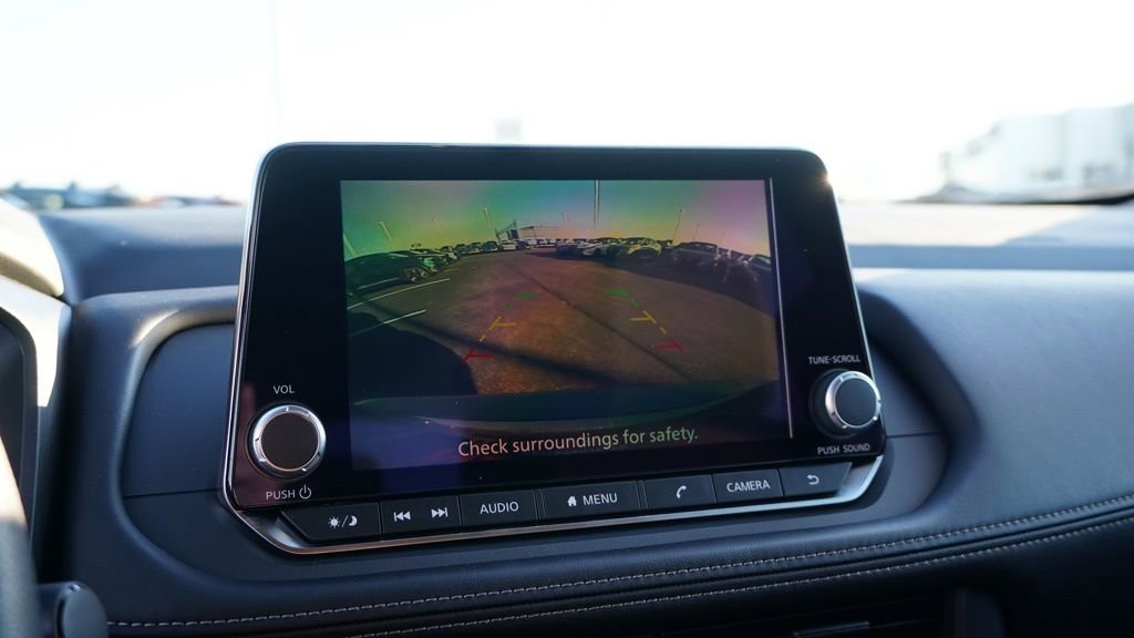 Used 2025 Nissan Rogue S image 32