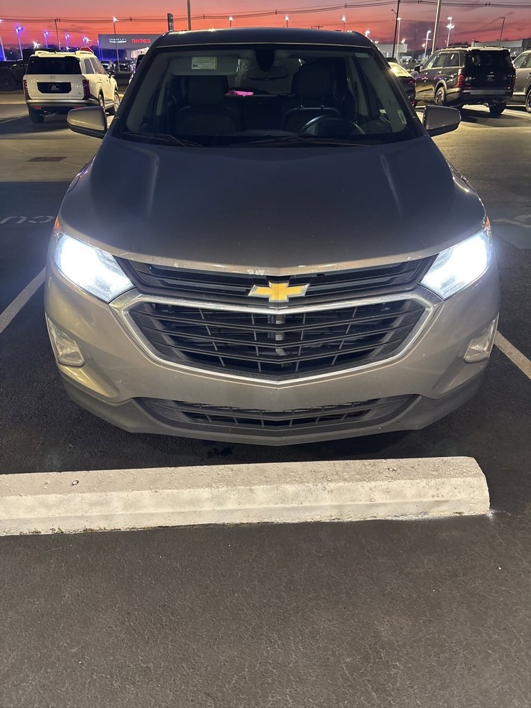 Used 2018 Chevrolet Equinox LT image 2