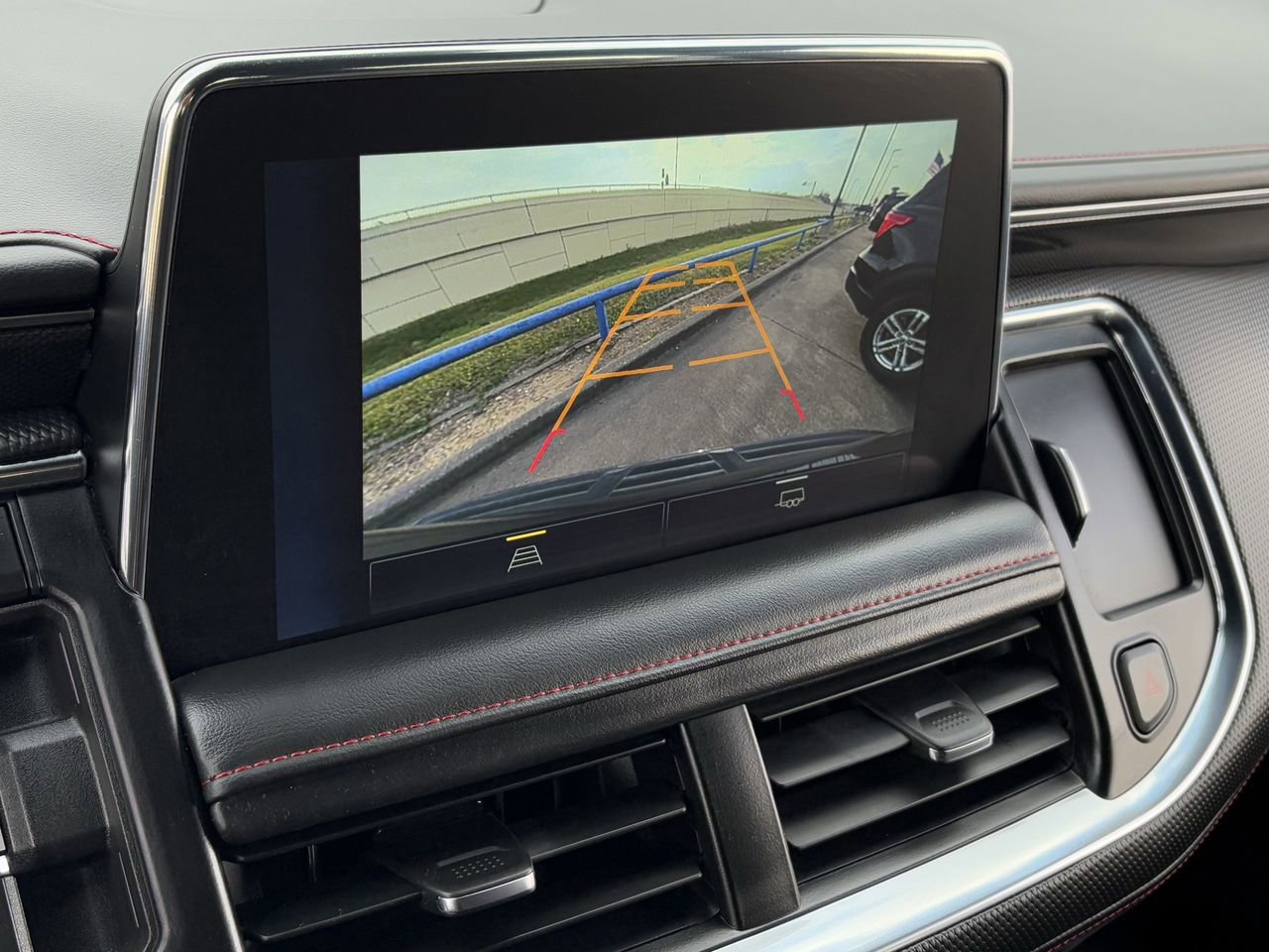 Used 2024 Chevrolet Suburban RST image 21