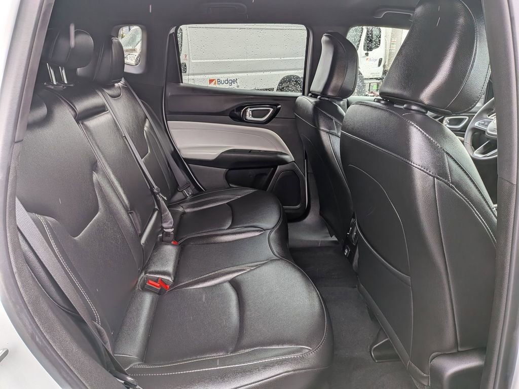 Used 2025 Jeep Compass Limited image 29