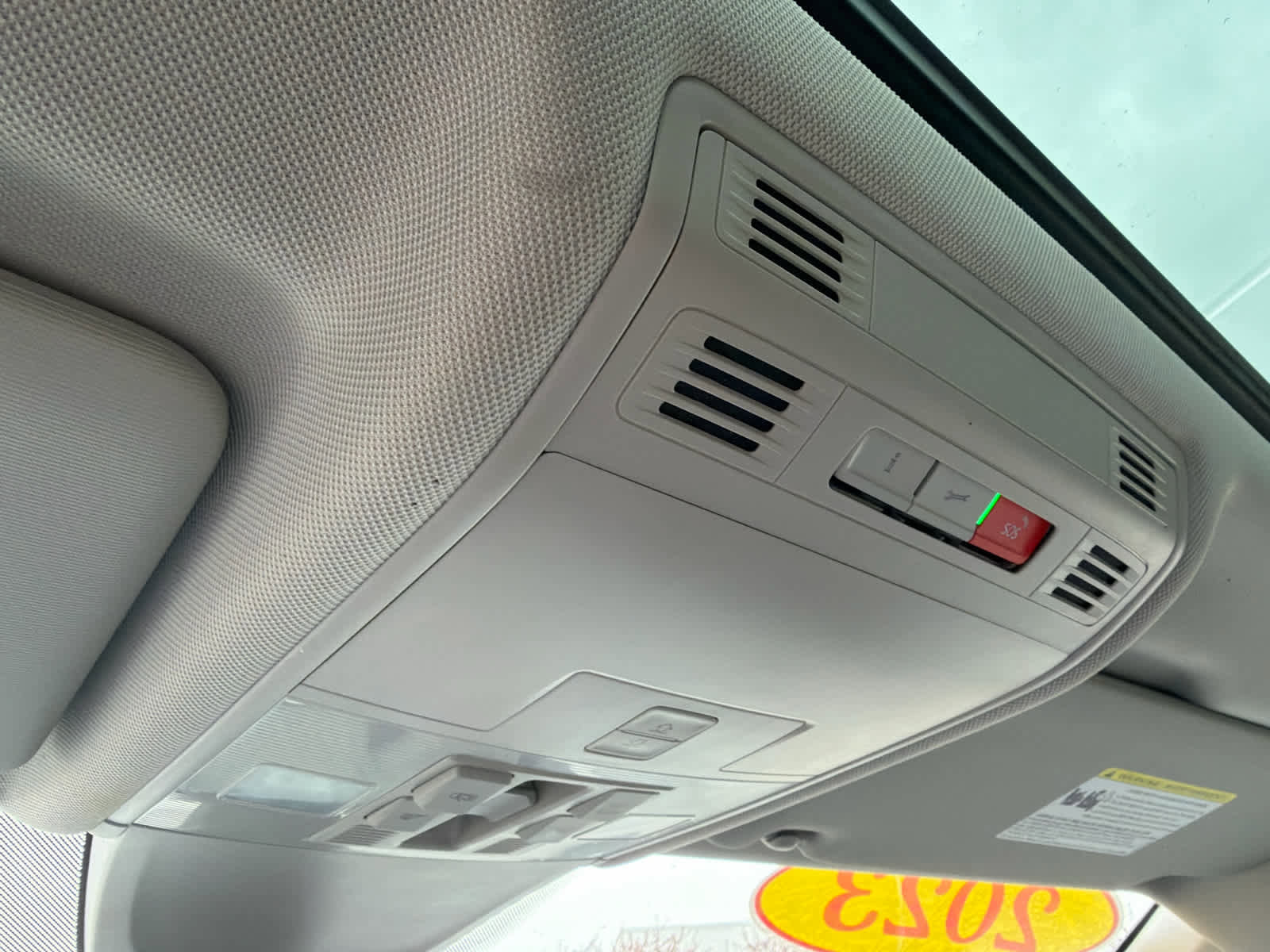 Used 2023 Volkswagen Tiguan SE w/ Panoramic Sunroof Package AWD/4WD image 38