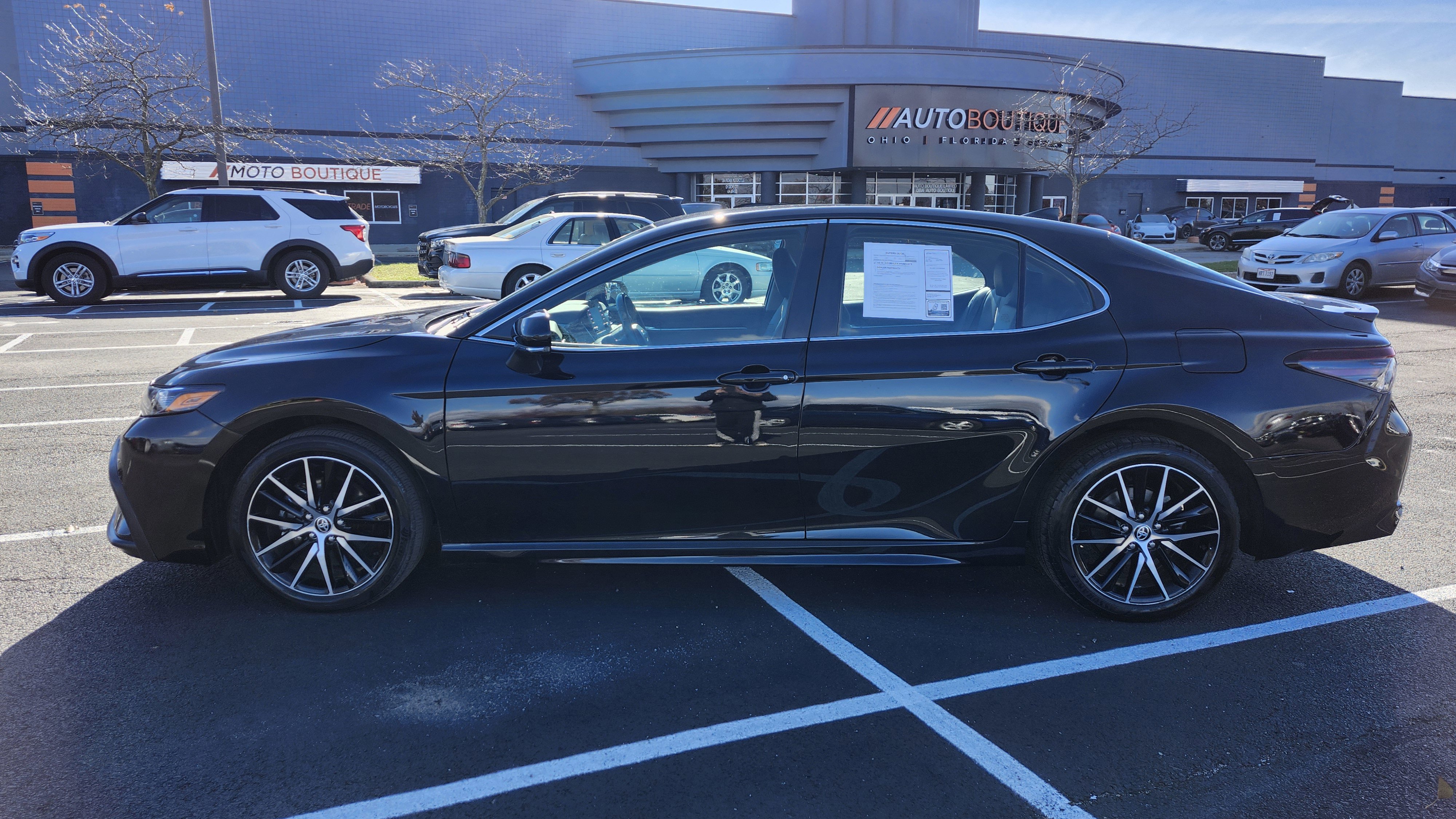 Used 2023 Toyota Camry SE image 10