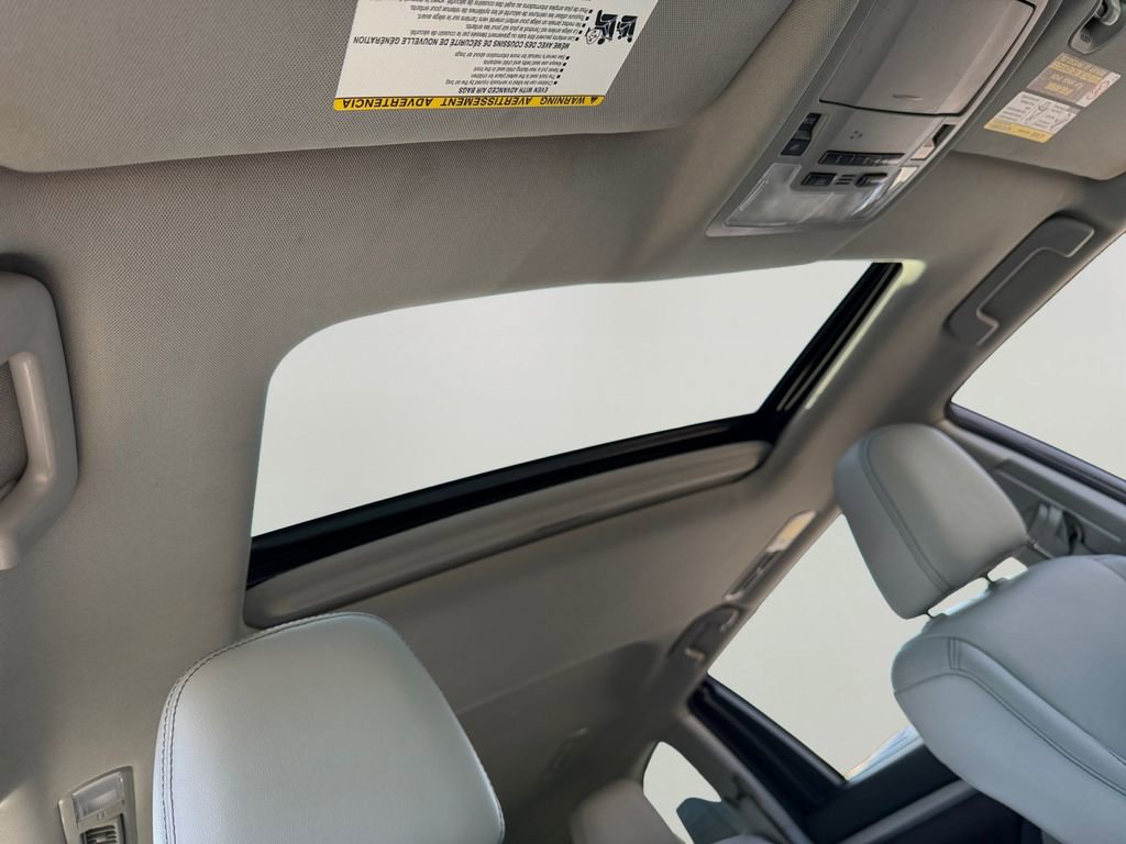 Used 2017 Toyota Highlander XLE w/ Carpet Mat Package image 6