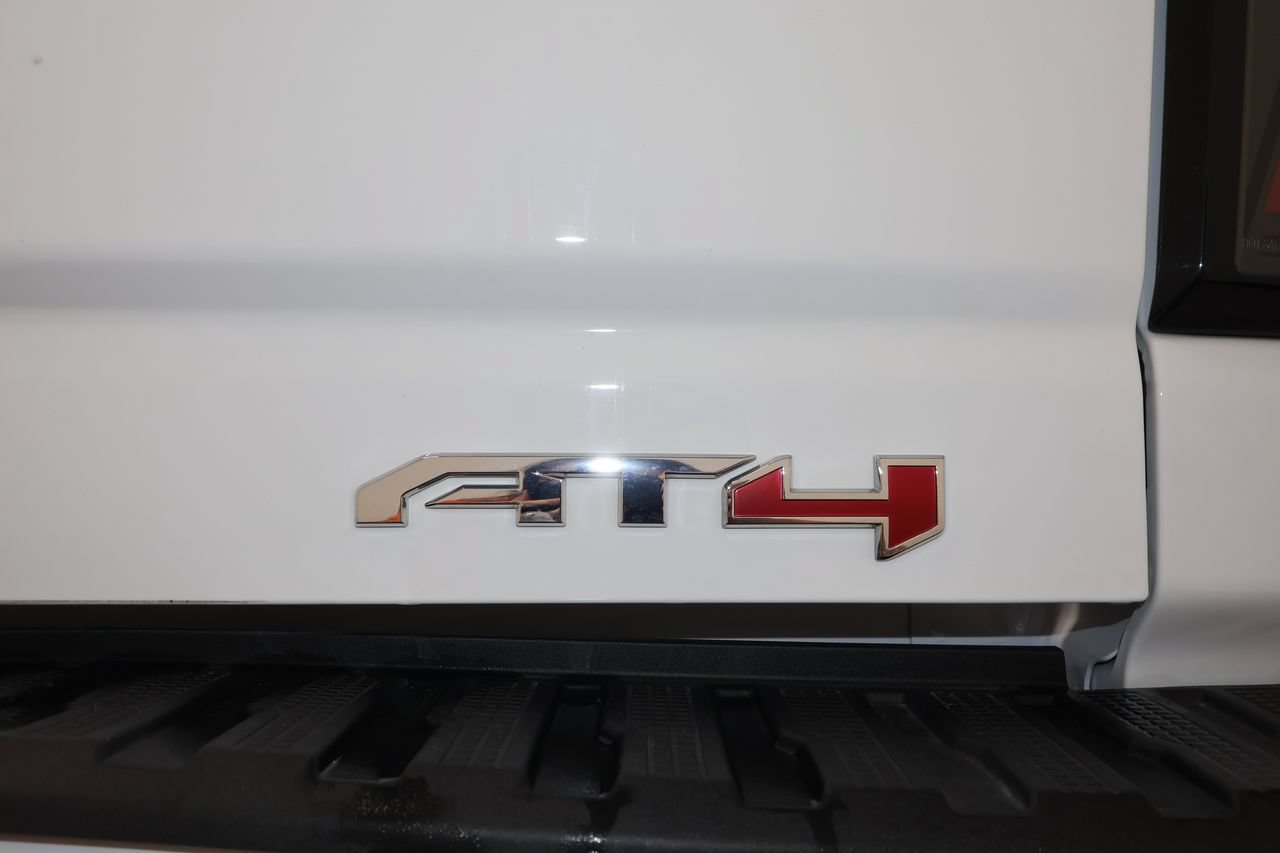 Used 2025 GMC Sierra 2500 AT4 w/ AT4 Premium Plus Package AWD/4WD image 37