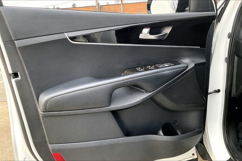Used 2019 Kia Sorento LX image 14