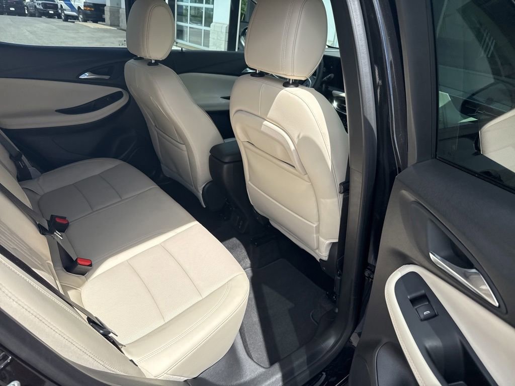 Used 2025 Buick Encore GX Avenir w/ Avenir Technology Package image 15