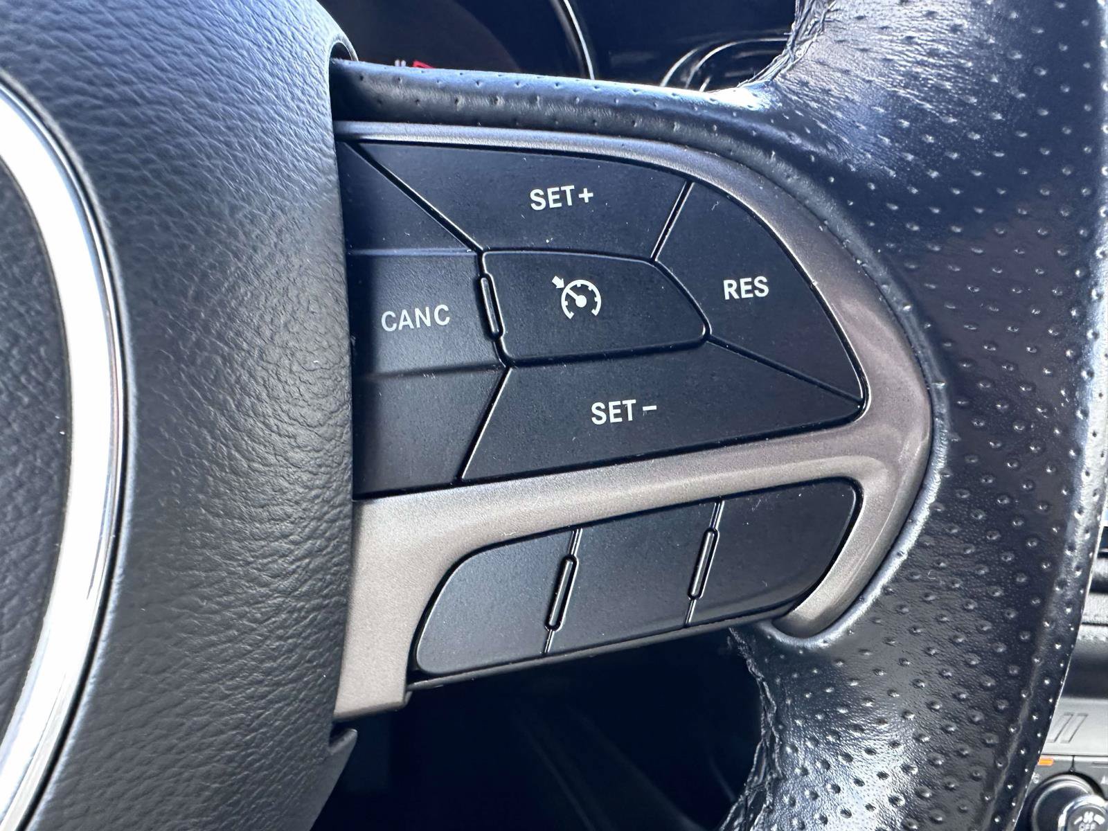 Used 2021 Dodge Durango SXT AWD/4WD image 18