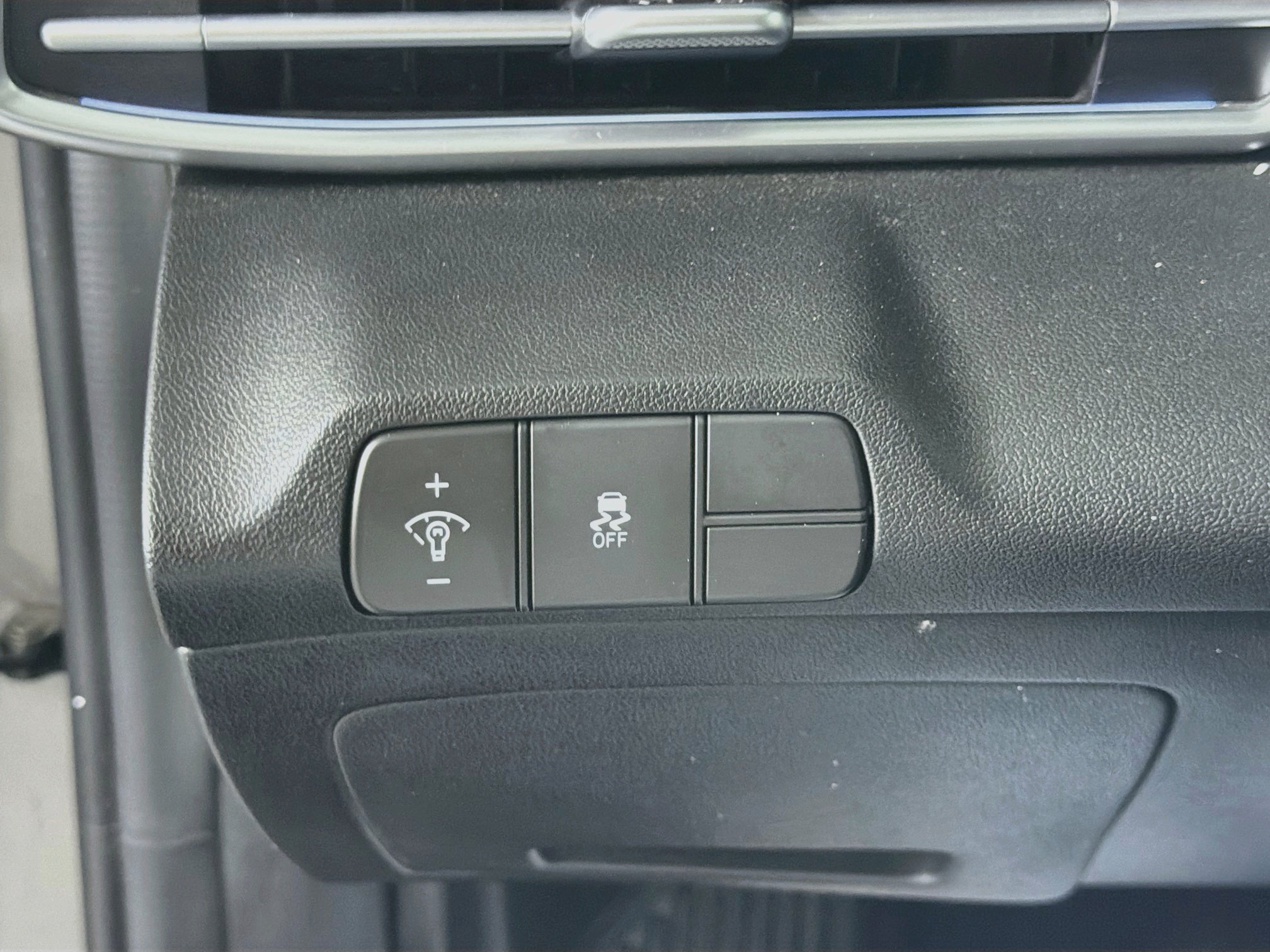 Used 2024 Hyundai Elantra Limited FWD image 17