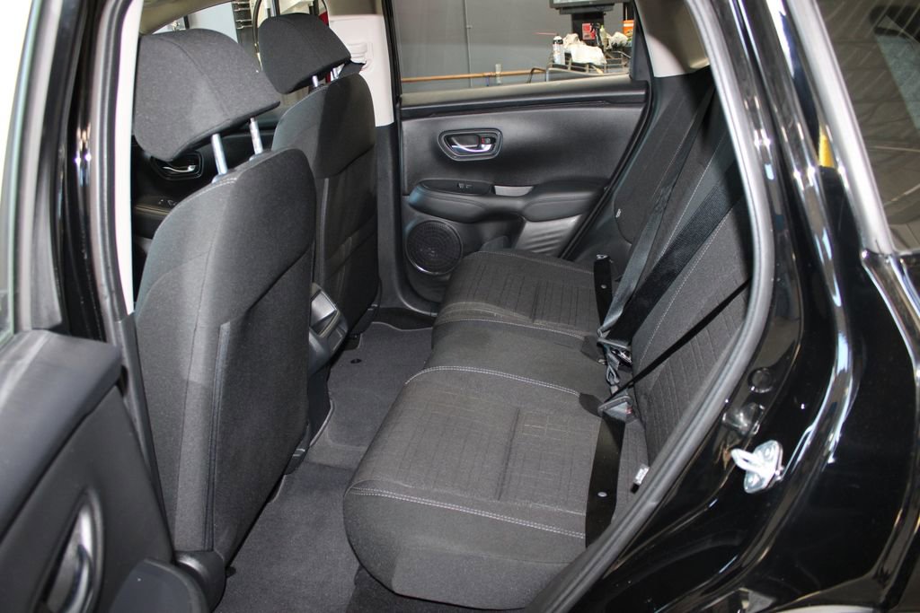Certified 2025 Honda HR-V LX image 17
