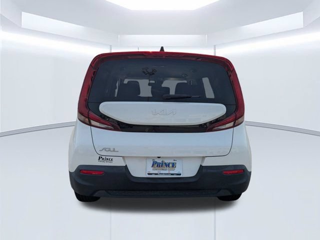 Used 2022 Kia Soul S FWD image 7