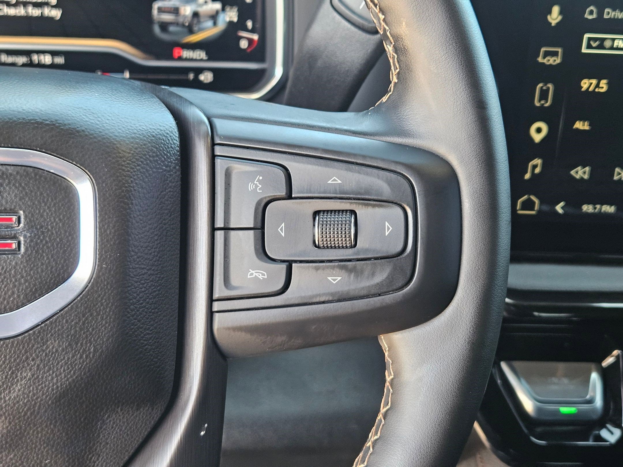 Used 2025 GMC Sierra 2500 AT4 image 18