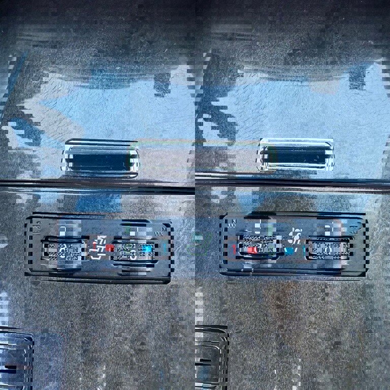 Used 2014 Lexus IS 250C w/ Luxury Package image 13