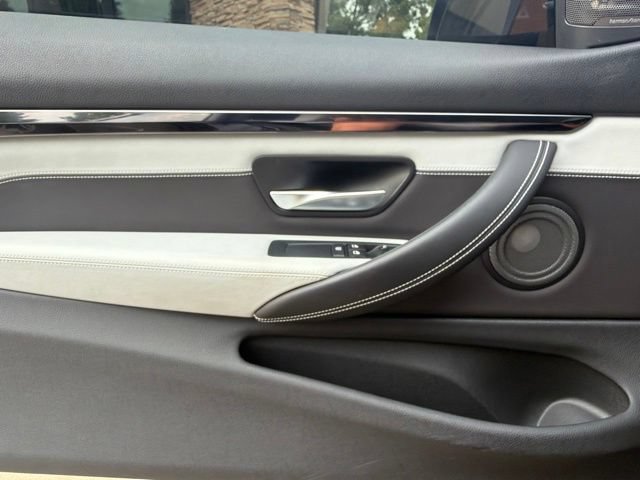 Used 2017 BMW M4 Coupe RWD image 28