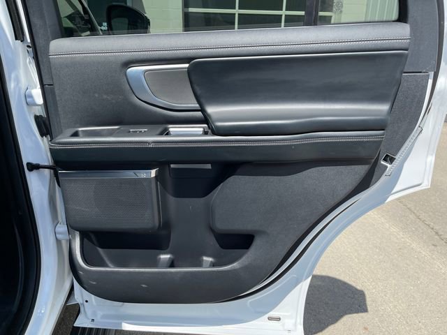 Used 2025 Ford Expedition Platinum AWD/4WD image 42