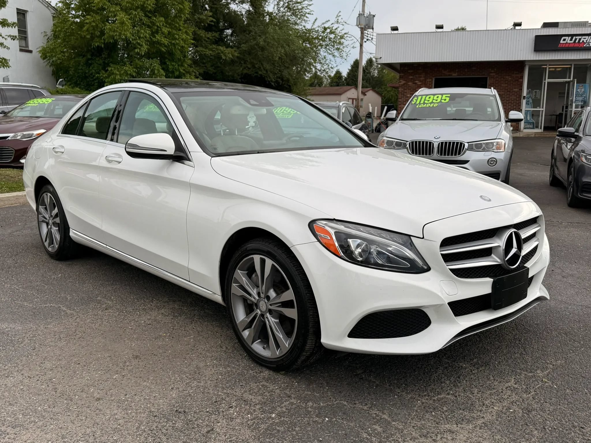 Used 2017 Mercedes-Benz C 300 4MATIC Sedan image 5