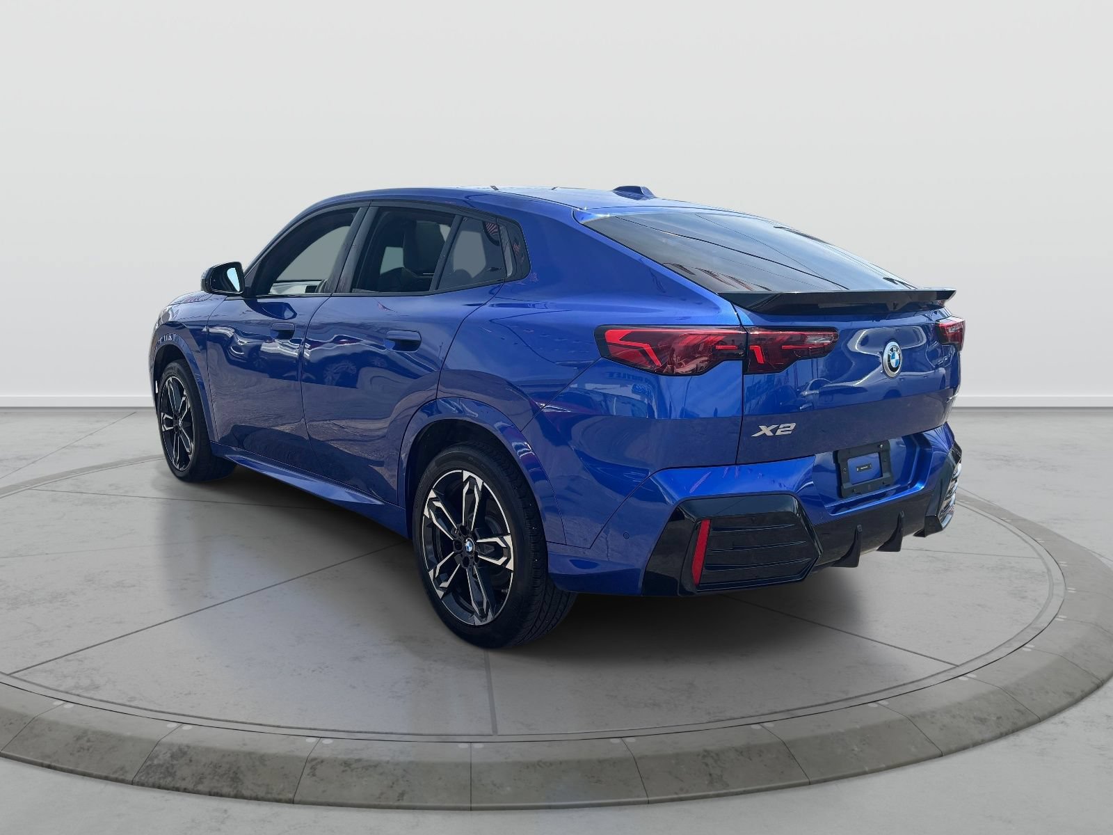 Used 2026 BMW X2 xDrive28i AWD/4WD image 6
