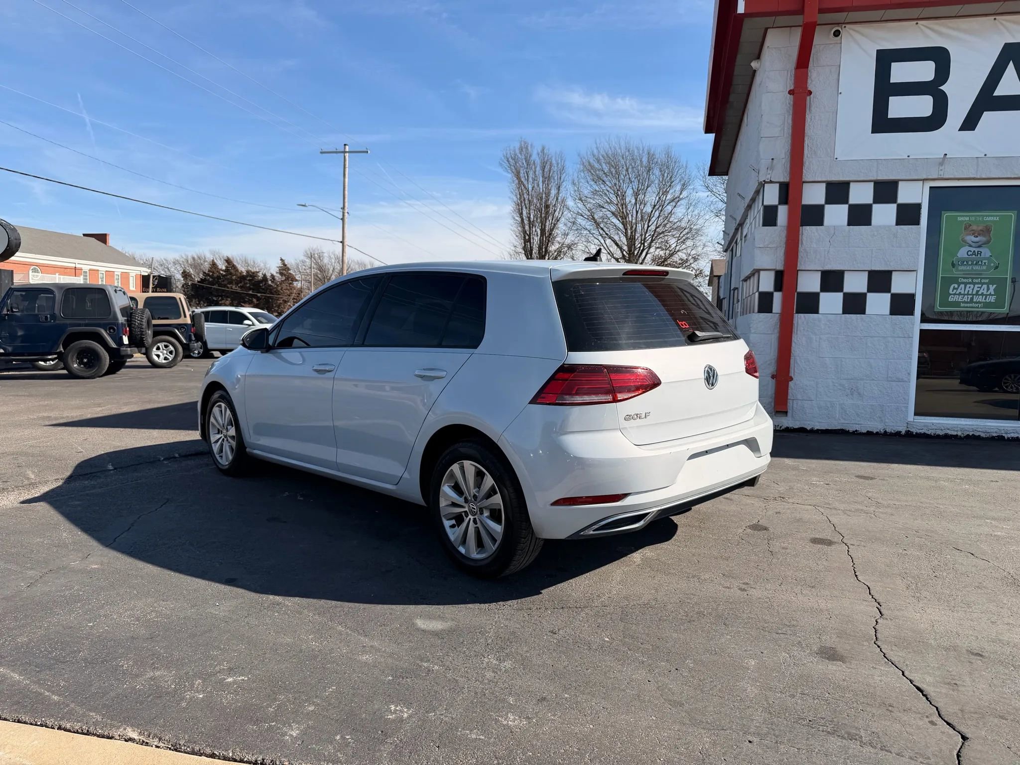 Used 2021 Volkswagen Golf 4-Door image 3