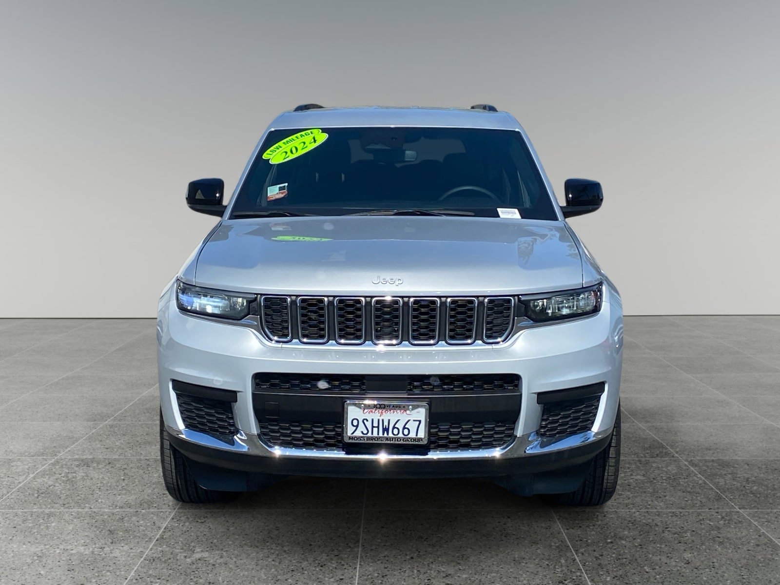 Used 2024 Jeep Grand Cherokee L Laredo RWD image 8